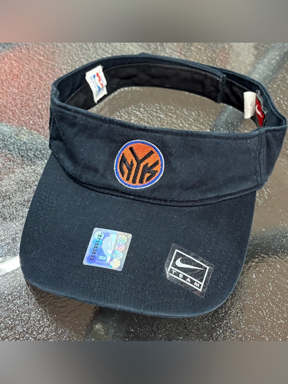 Vintage 90’s Nike New York Knicks NBA Basketball Black Visor OSFA EUC
